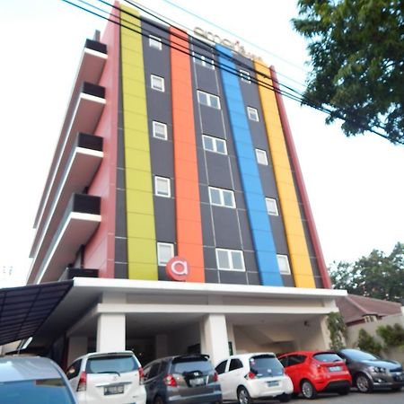 Amaris Hotel Senen Jakarta Exterior photo